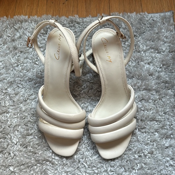 Circus Sandals - Picture 3 of 4